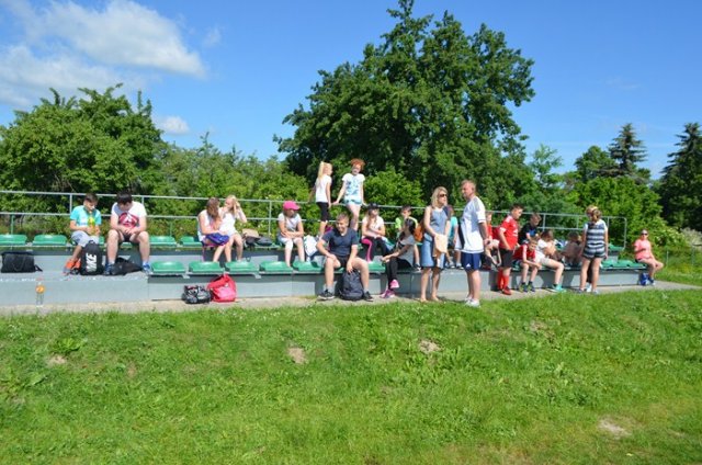 http://old.szkolaborowno.pl/images/phocagallery/dzien/thumbs/phoca_thumb_l_dsc_0562.jpg