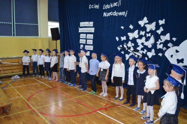 http://old.szkolaborowno.pl/images/phocagallery/dzien_edukacji_17/thumbs/phoca_thumb_l_dsc_0058.jpg