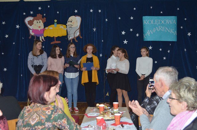 http://old.szkolaborowno.pl/images/phocagallery/dzien_seniora/thumbs/phoca_thumb_l_dsc_0128.jpg