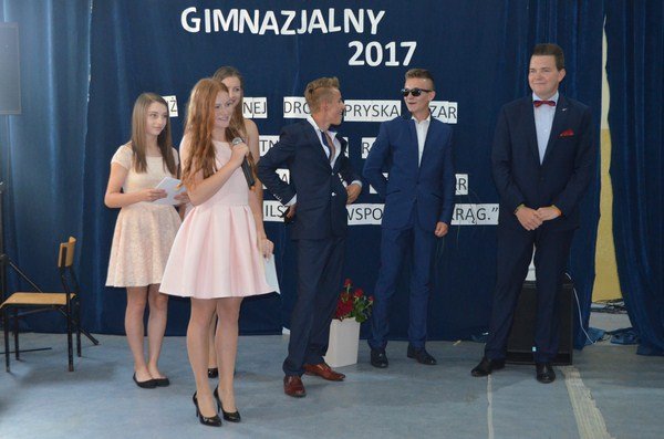 http://old.szkolaborowno.pl/images/phocagallery/komers2017/thumbs/phoca_thumb_l_DSC_0366.JPG