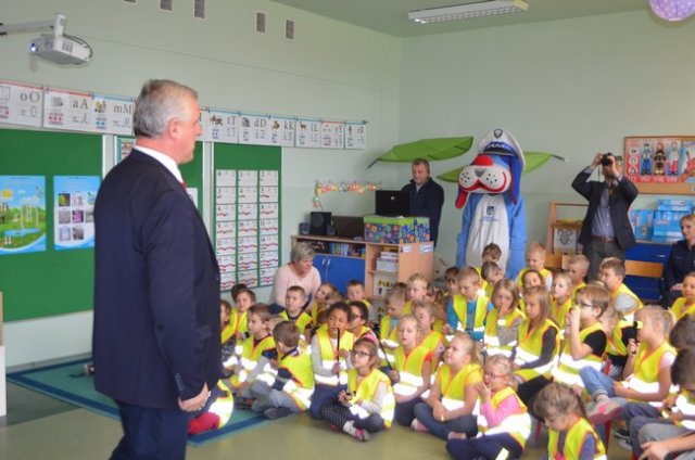 http://old.szkolaborowno.pl/images/phocagallery/sznupek/thumbs/phoca_thumb_l_dsc_0046.jpg