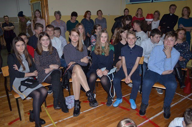 http://old.szkolaborowno.pl/images/phocagallery/thumbs/phoca_thumb_l_dsc_0145.jpg