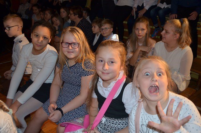 http://old.szkolaborowno.pl/images/phocagallery/thumbs/phoca_thumb_l_dsc_0153.jpg